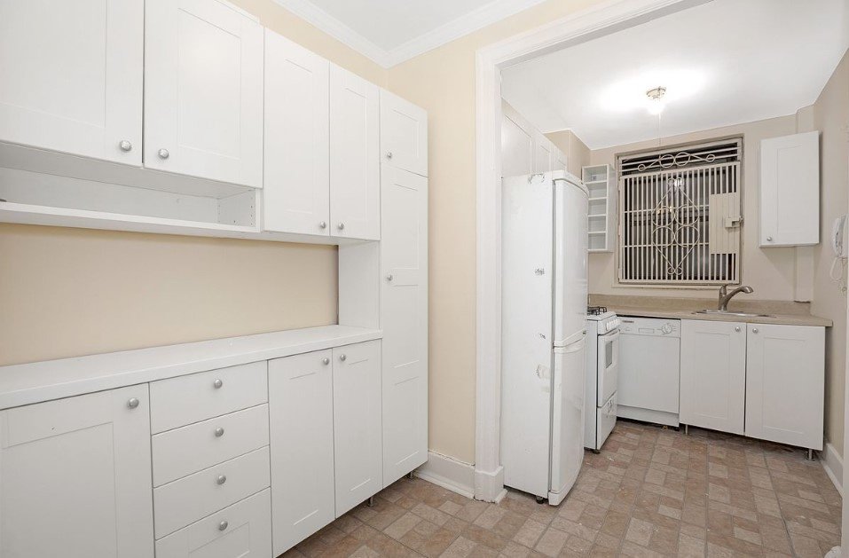 135 West 58th Street, Unit 1C photo 6