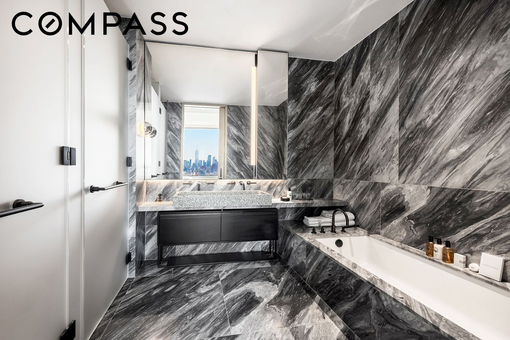 25 West 28th Street, Unit PH42B photo 8