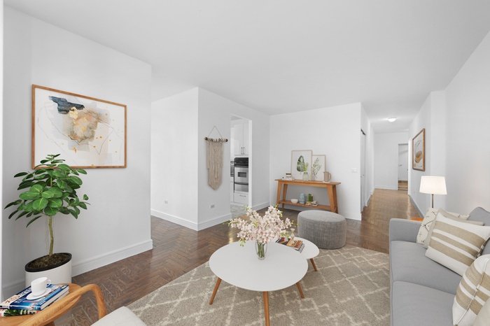 200 Riverside Boulevard, Unit 7A photo 4