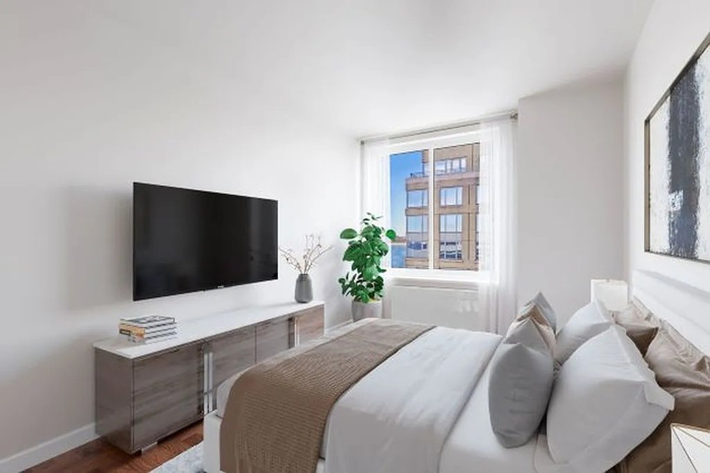 200 Riverside Boulevard, Unit 7A photo 10