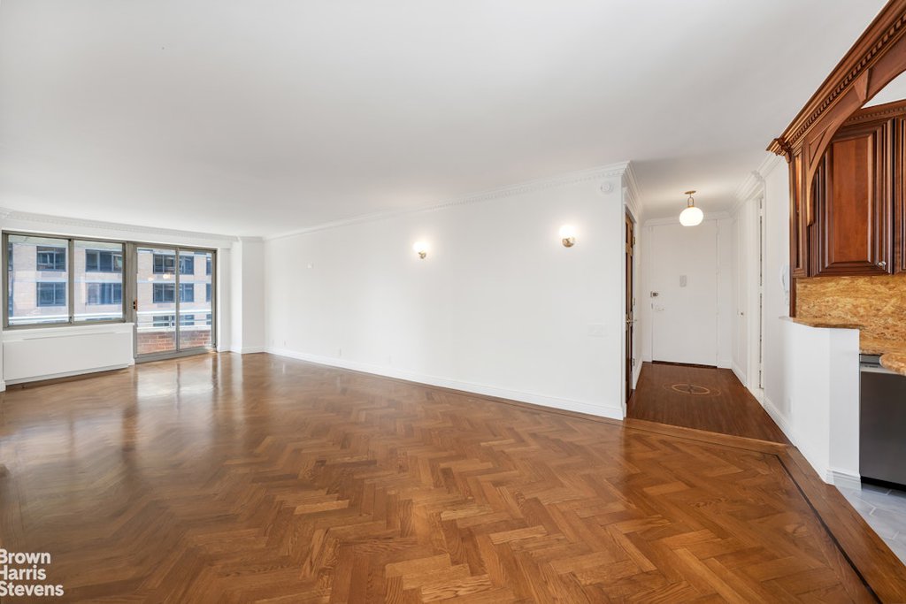 401 East 84th Street, Unit 16A photo 2