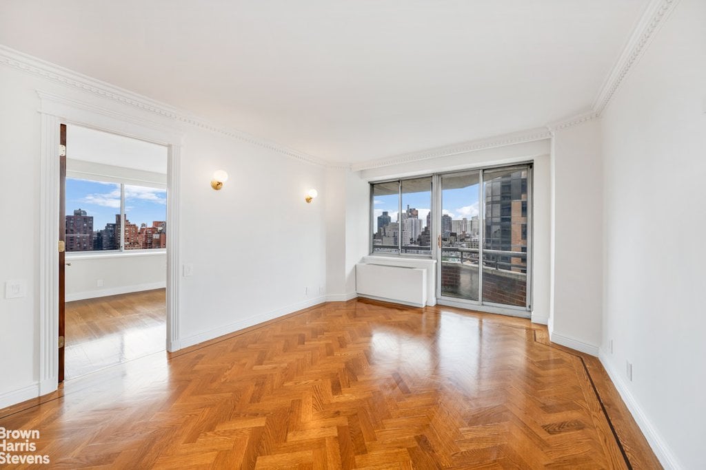 401 East 84th Street, Unit 16A photo 4