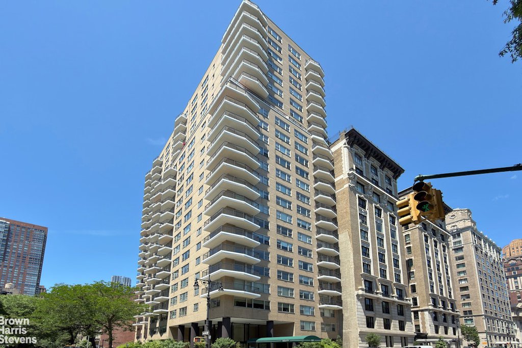 80 Central Park West, Unit 6B photo 17
