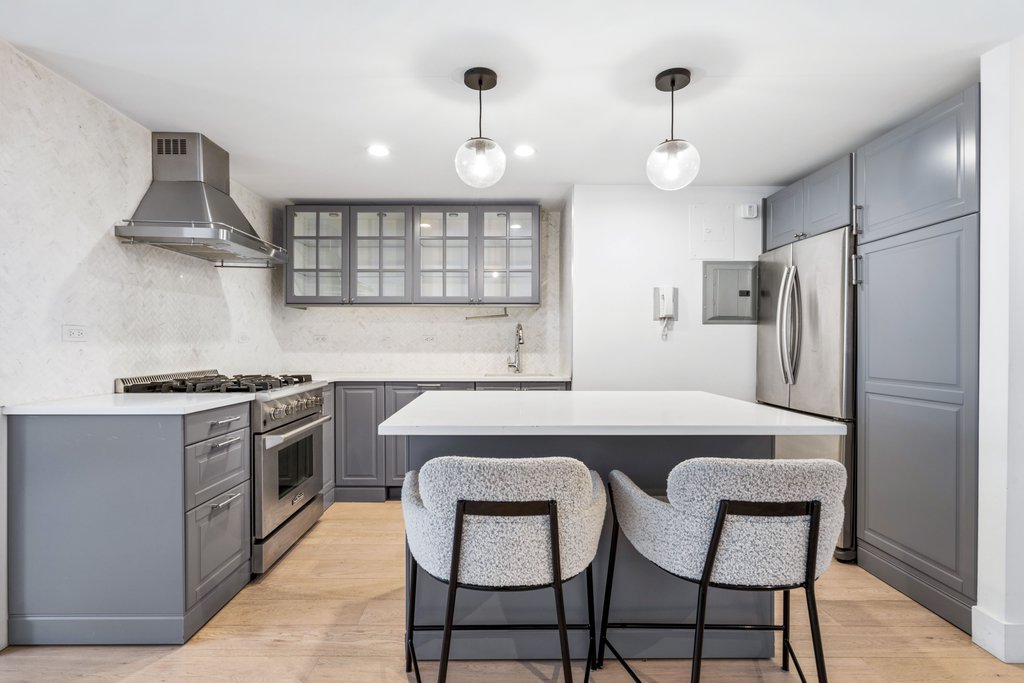 201 East 21st Street, Unit 11R photo 2