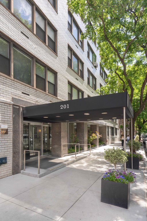 201 East 21st Street, Unit 11R photo 9