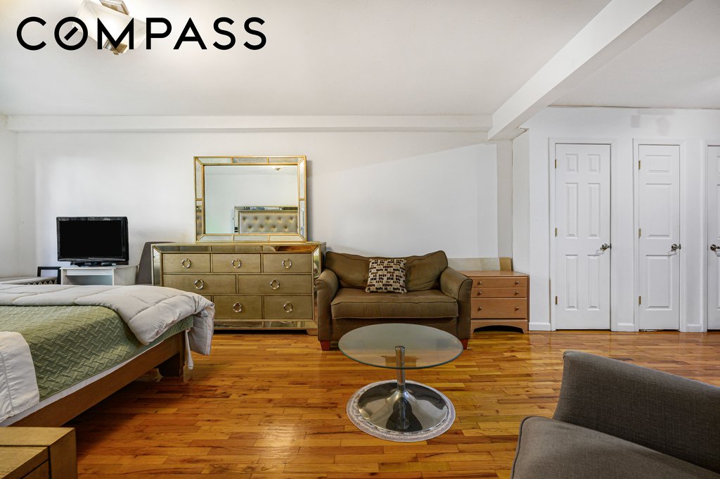 275 Webster Avenue, Unit 3G photo 3