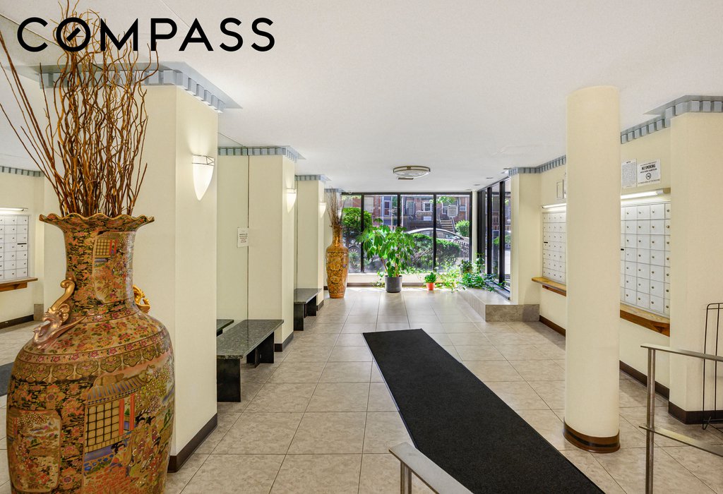 275 Webster Avenue, Unit 3G photo 8