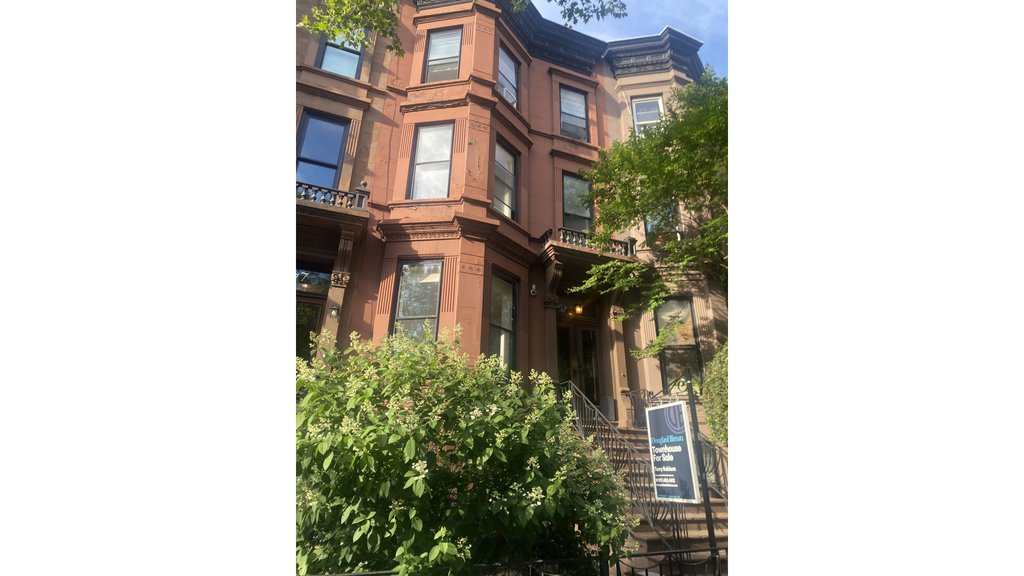 879 Union Street