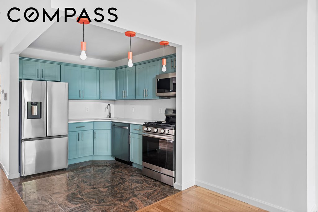 1288 Saint Marks Avenue, Unit 3 photo 4