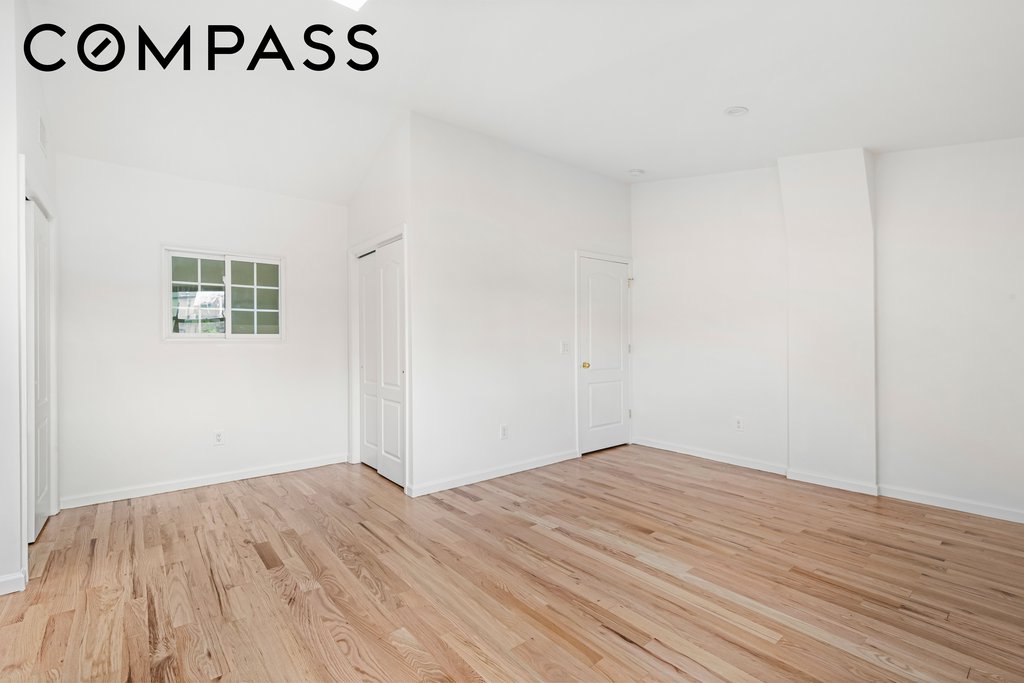 1288 Saint Marks Avenue, Unit 3 photo 10