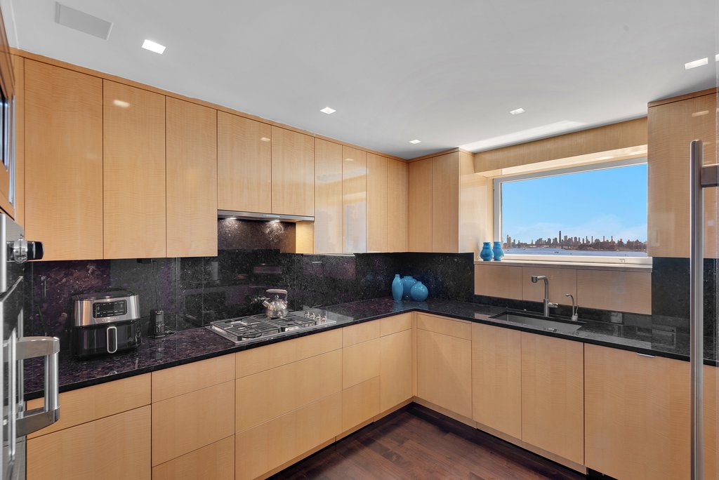 45 Sutton Place South, Unit 11F photo 7