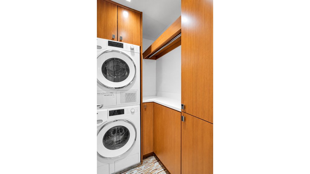 45 Sutton Place South, Unit 11F photo 16