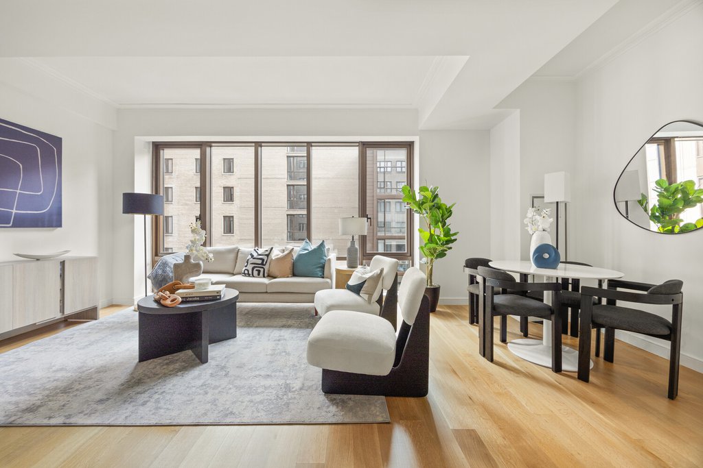 225 East 19th Street, Unit 501