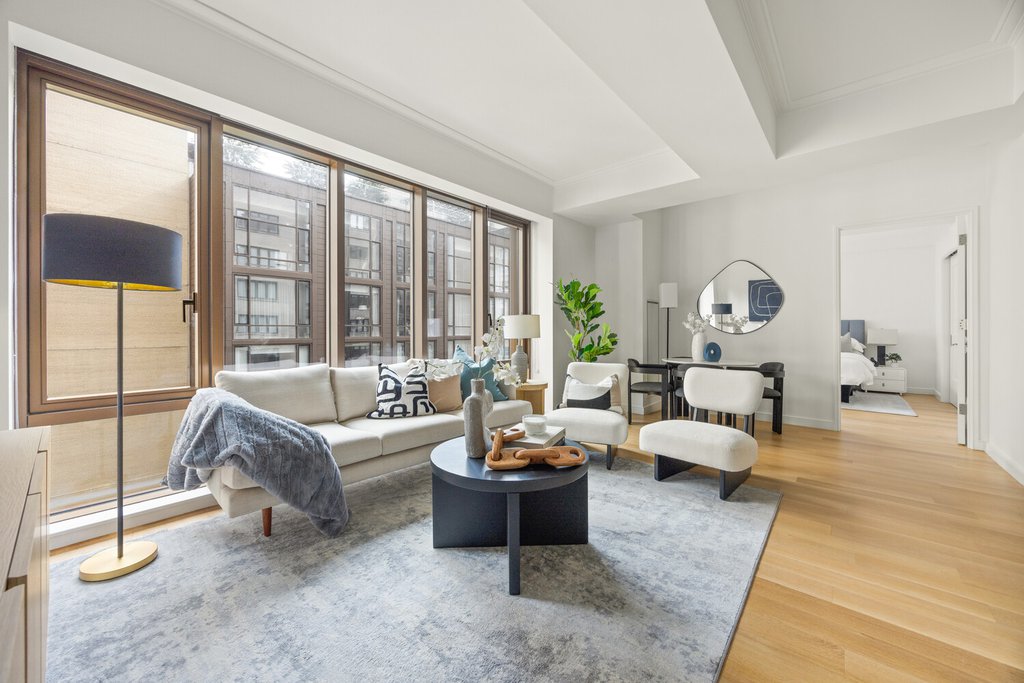 225 East 19th Street, Unit 501 photo 2