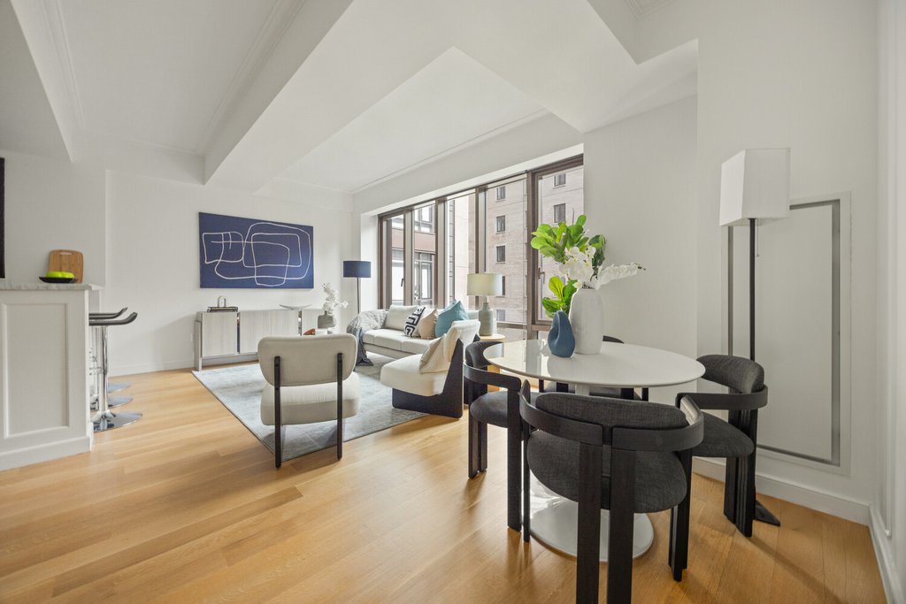 225 East 19th Street, Unit 501 photo 3