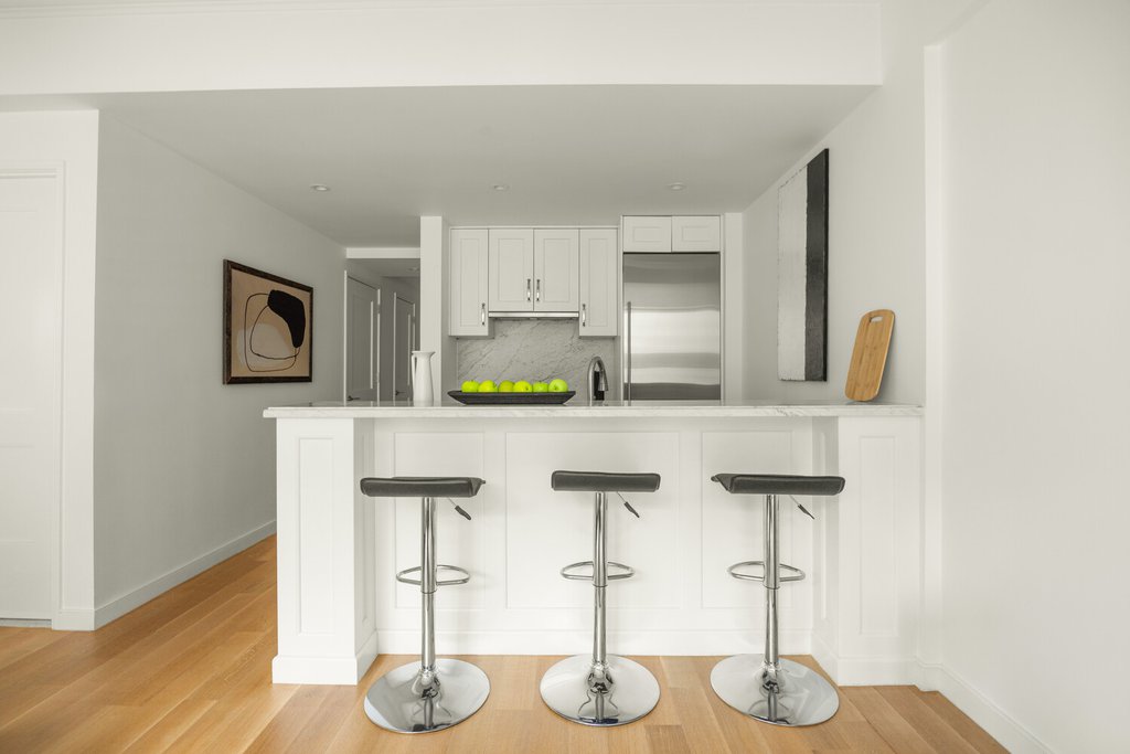 225 East 19th Street, Unit 501 photo 5