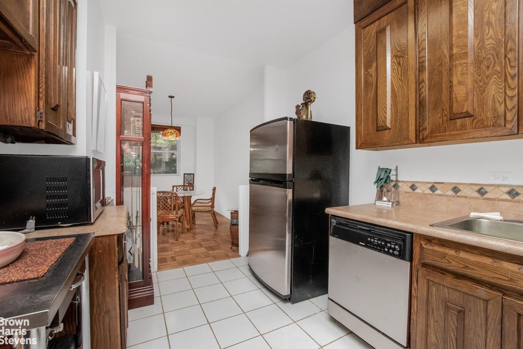 2500 Johnson avenue, Unit 1L photo 3