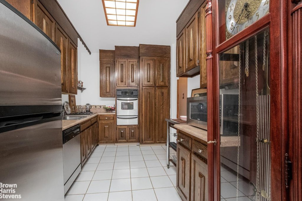 2500 Johnson avenue, Unit 1L photo 4