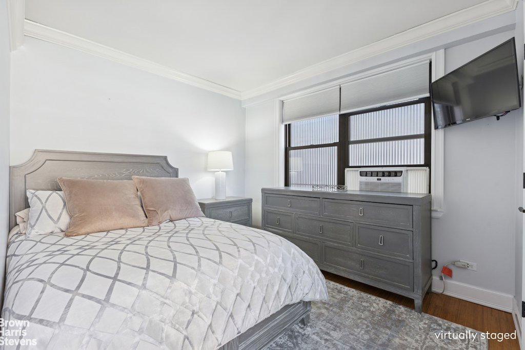 330 Third Avenue, Unit 9B photo 3
