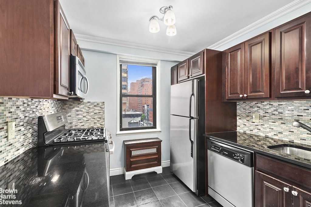 330 Third Avenue, Unit 9B photo 4