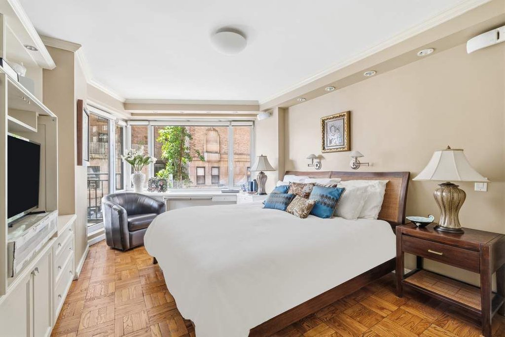 60 Sutton Place South, Unit 3BS photo 7
