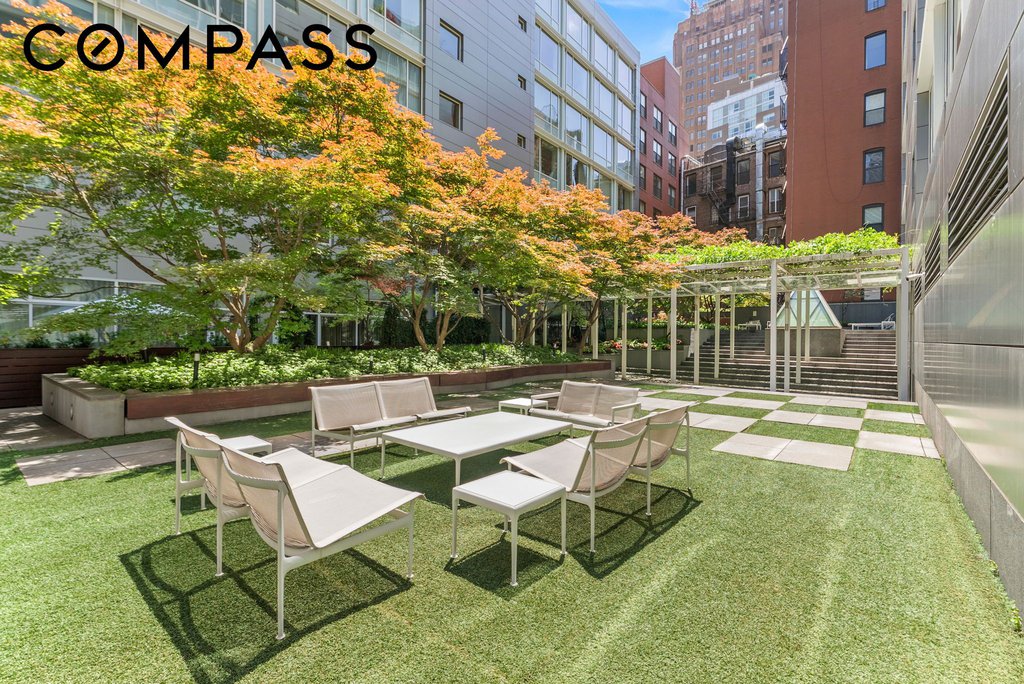 311 West Broadway, Unit 7G photo 10