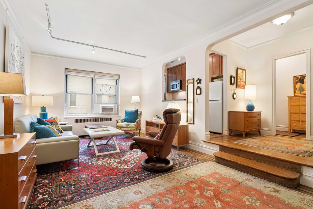 29 West 64th Street, Unit 2F