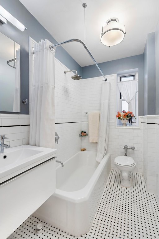 29 West 64th Street, Unit 2F photo 6