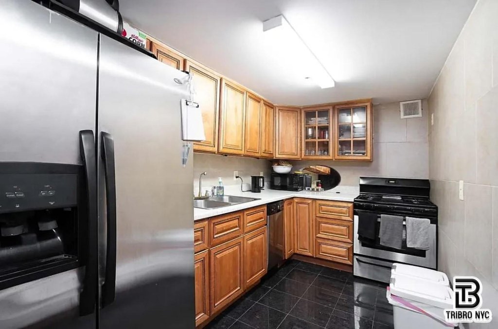 395 Smith Street, Unit 1R photo 2