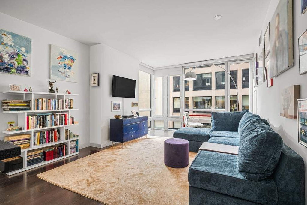 261 West 28th Street, Unit 5D photo 2