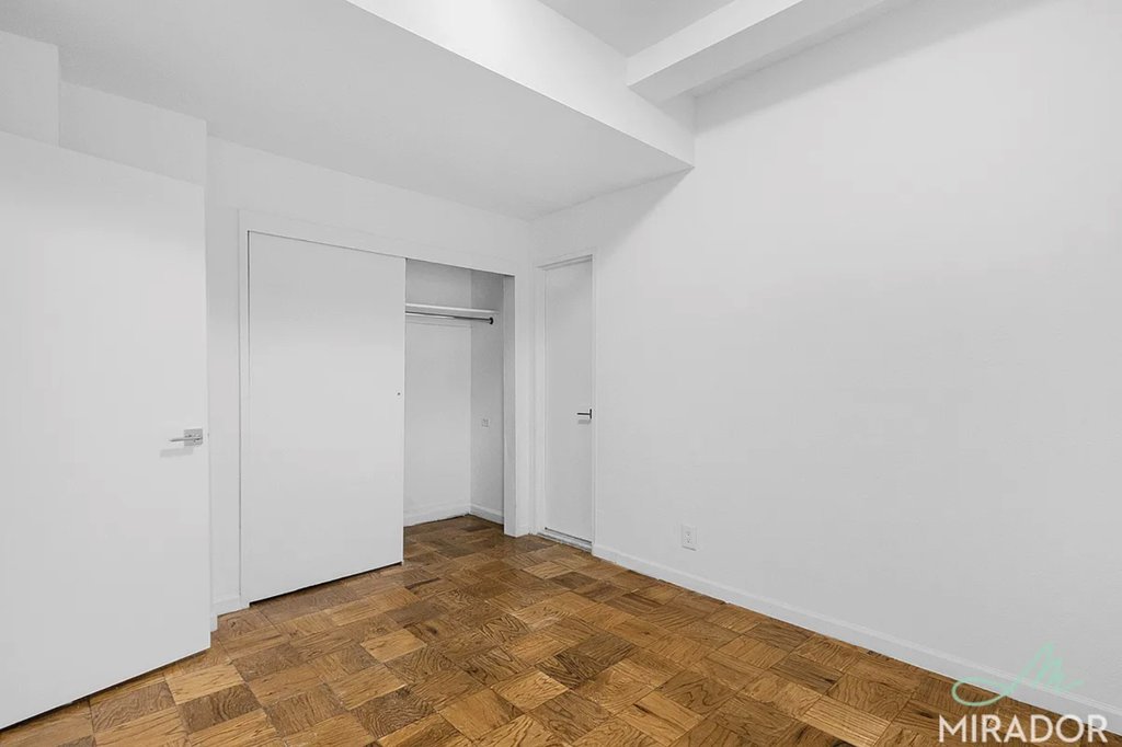 132 East 45th Street, Unit 8F photo 7
