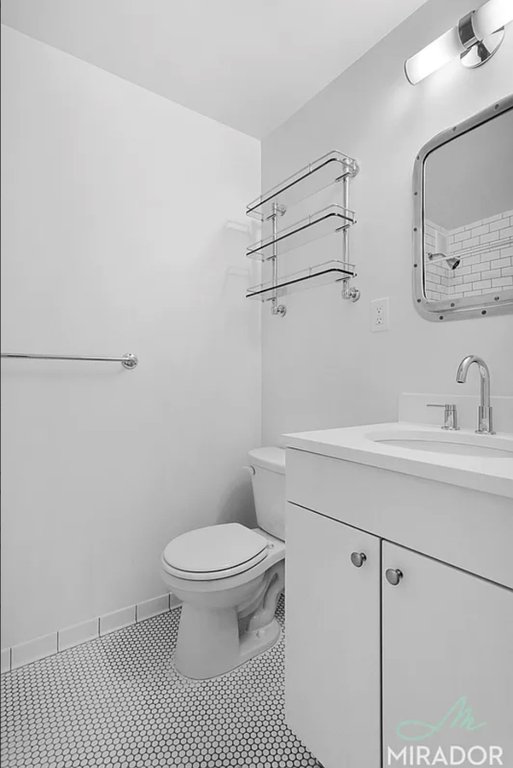 132 East 45th Street, Unit 8F photo 9