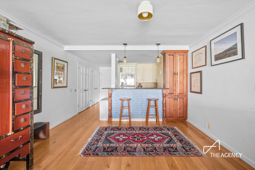 305 East 24th Street, Unit 4D photo 2
