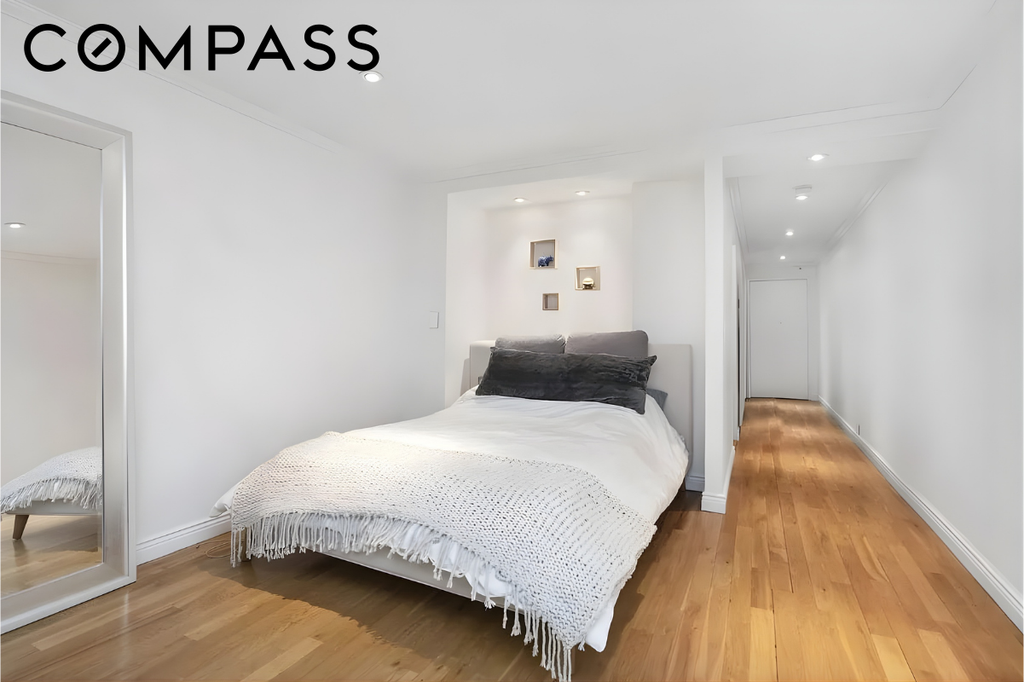 106 Central Park South, Unit 7O photo 3