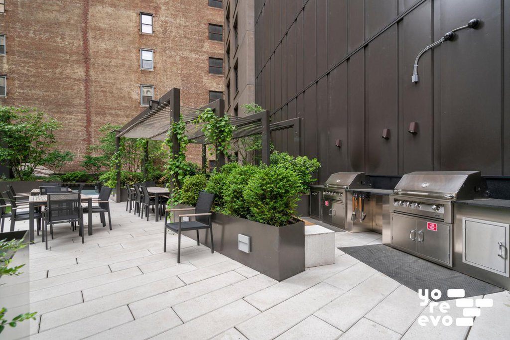 25 Park Row, Unit 12A photo 17