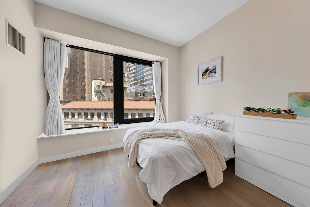 75 Wall Street, Unit 28I photo 4