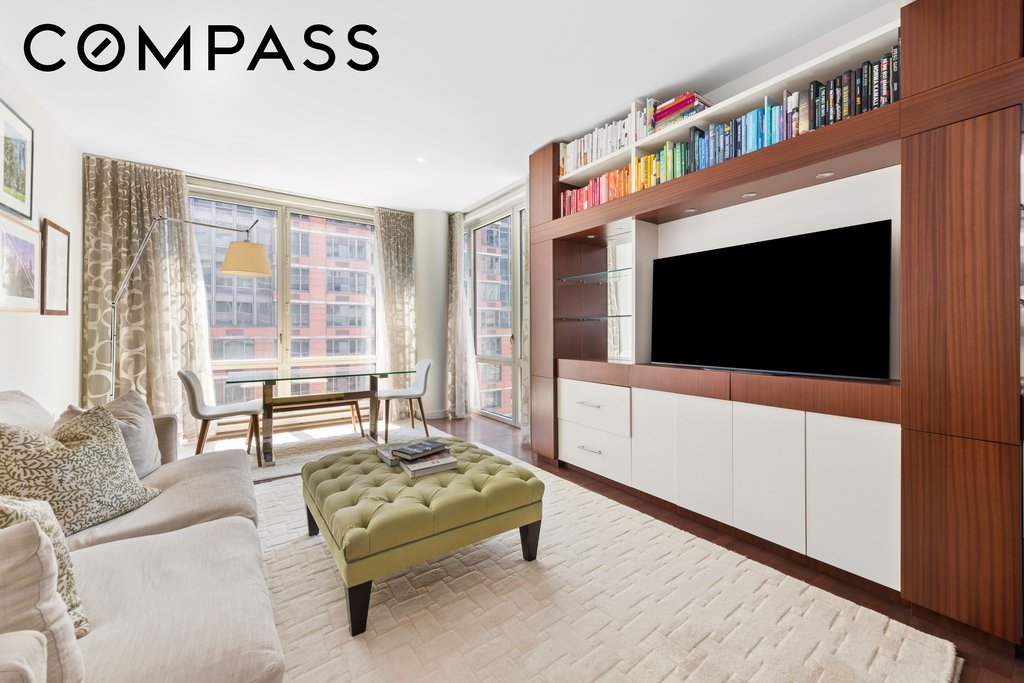 225 East 34th Street, Unit 11H photo 2