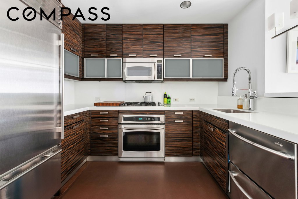 225 East 34th Street, Unit 11H photo 5