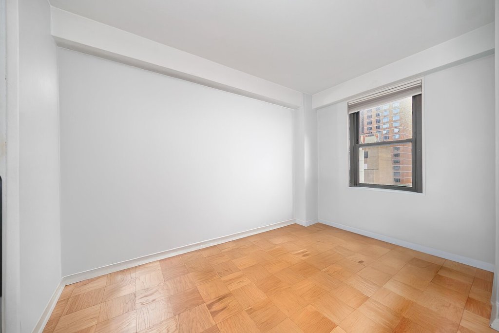 220 East 57th Street, Unit 14J photo 8
