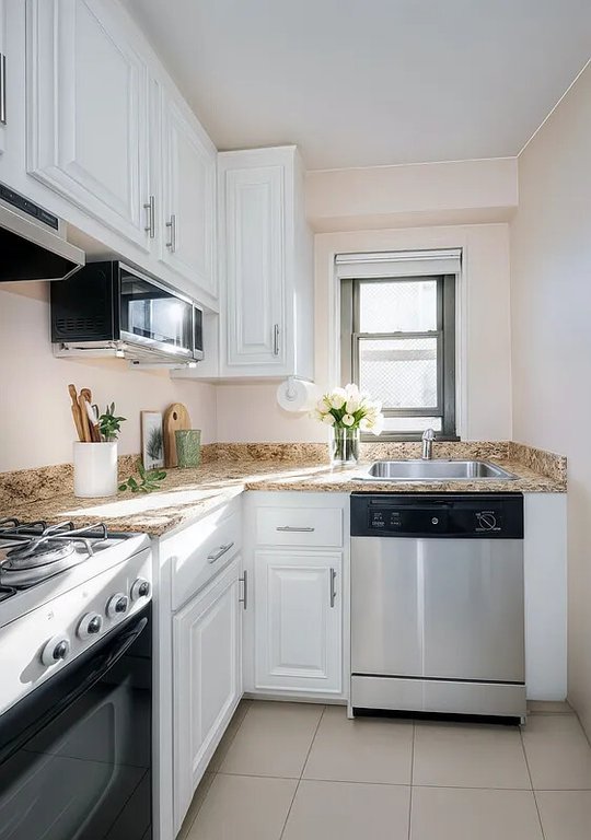 220 East 57th Street, Unit 14J photo 10