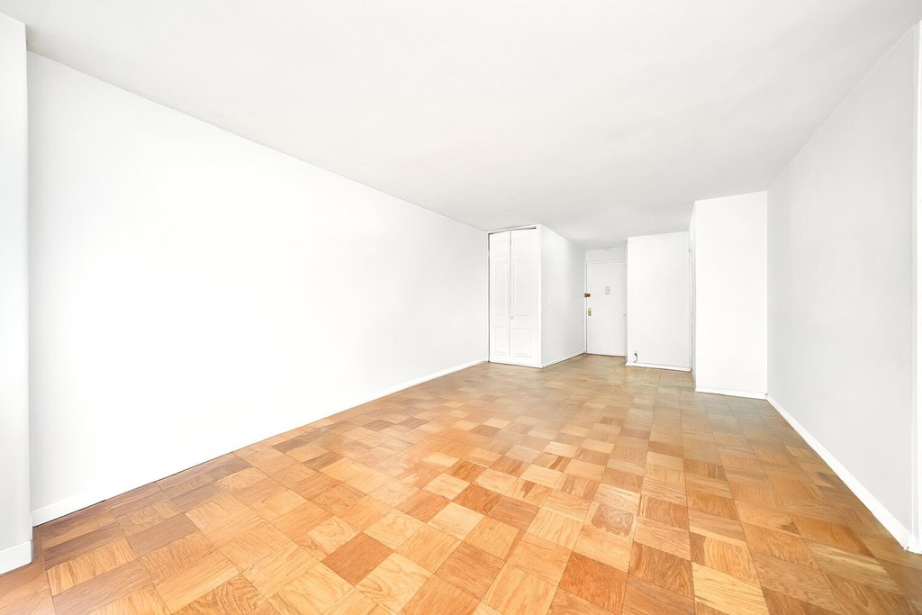 220 East 57th Street, Unit 14J photo 13