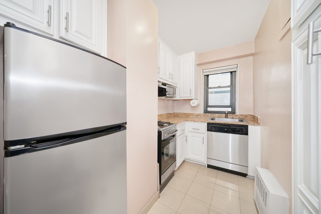 220 East 57th Street, Unit 14J photo 16