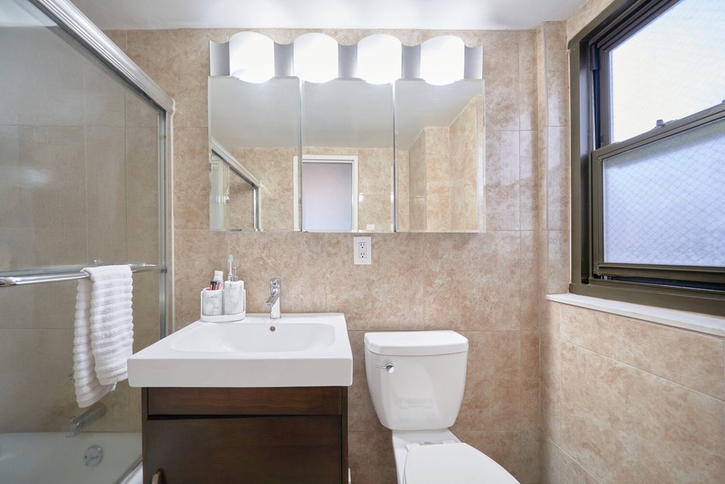 220 East 57th Street, Unit 14J photo 17