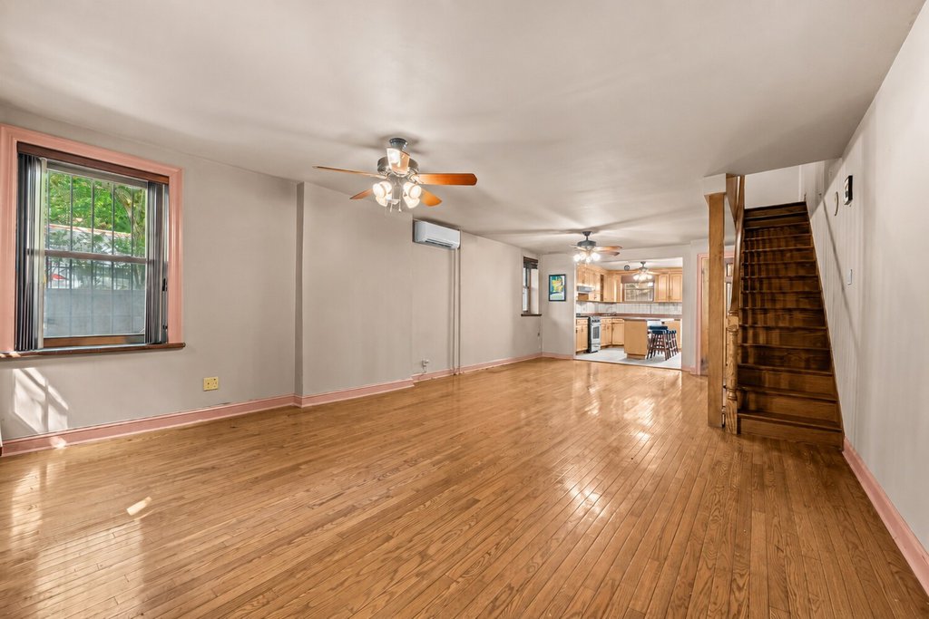 485 Clinton Street – For Sale photo 2