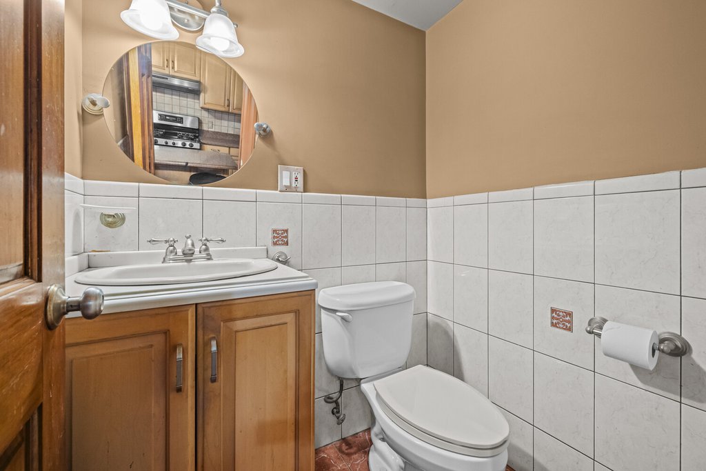 485 Clinton Street – For Sale photo 5