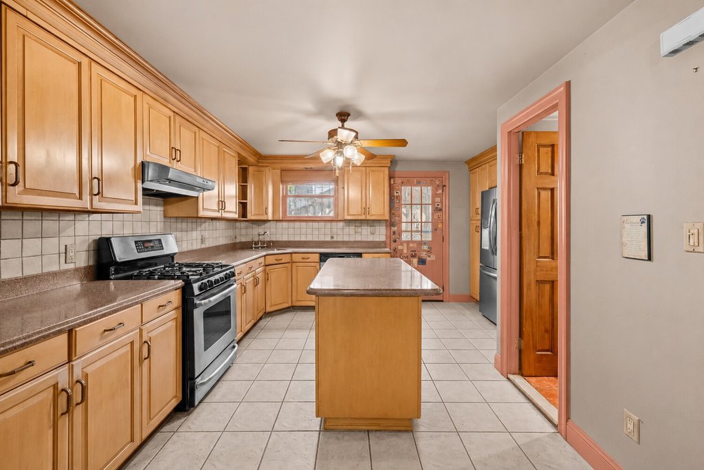 485 Clinton Street – For Sale photo 6