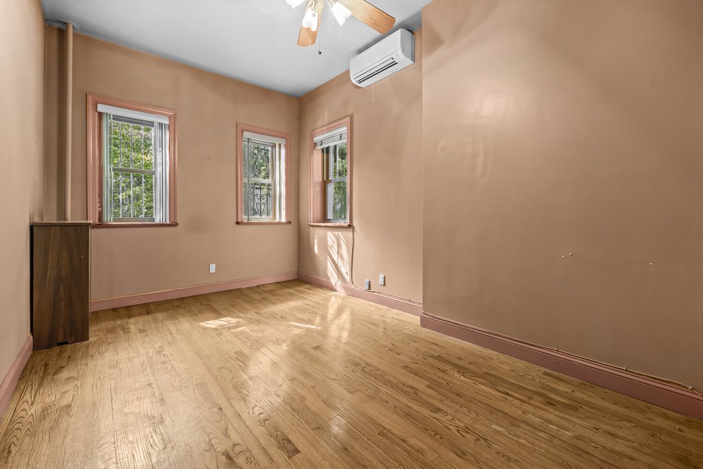 485 Clinton Street – For Sale photo 10