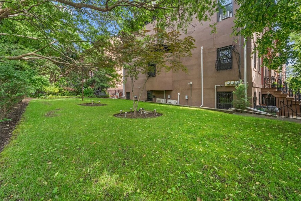 485 Clinton Street – For Sale photo 19