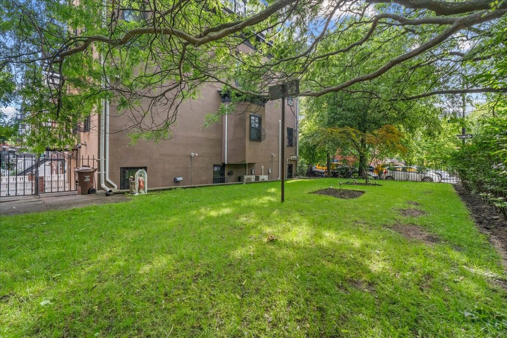 485 Clinton Street – For Sale photo 20