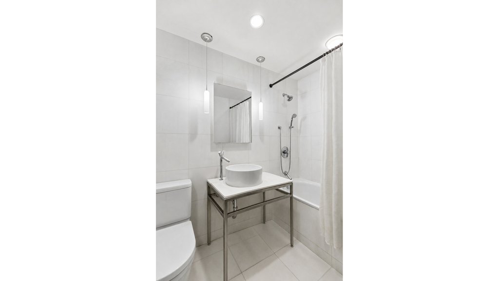 15 Broad Street, Unit 2804 photo 5